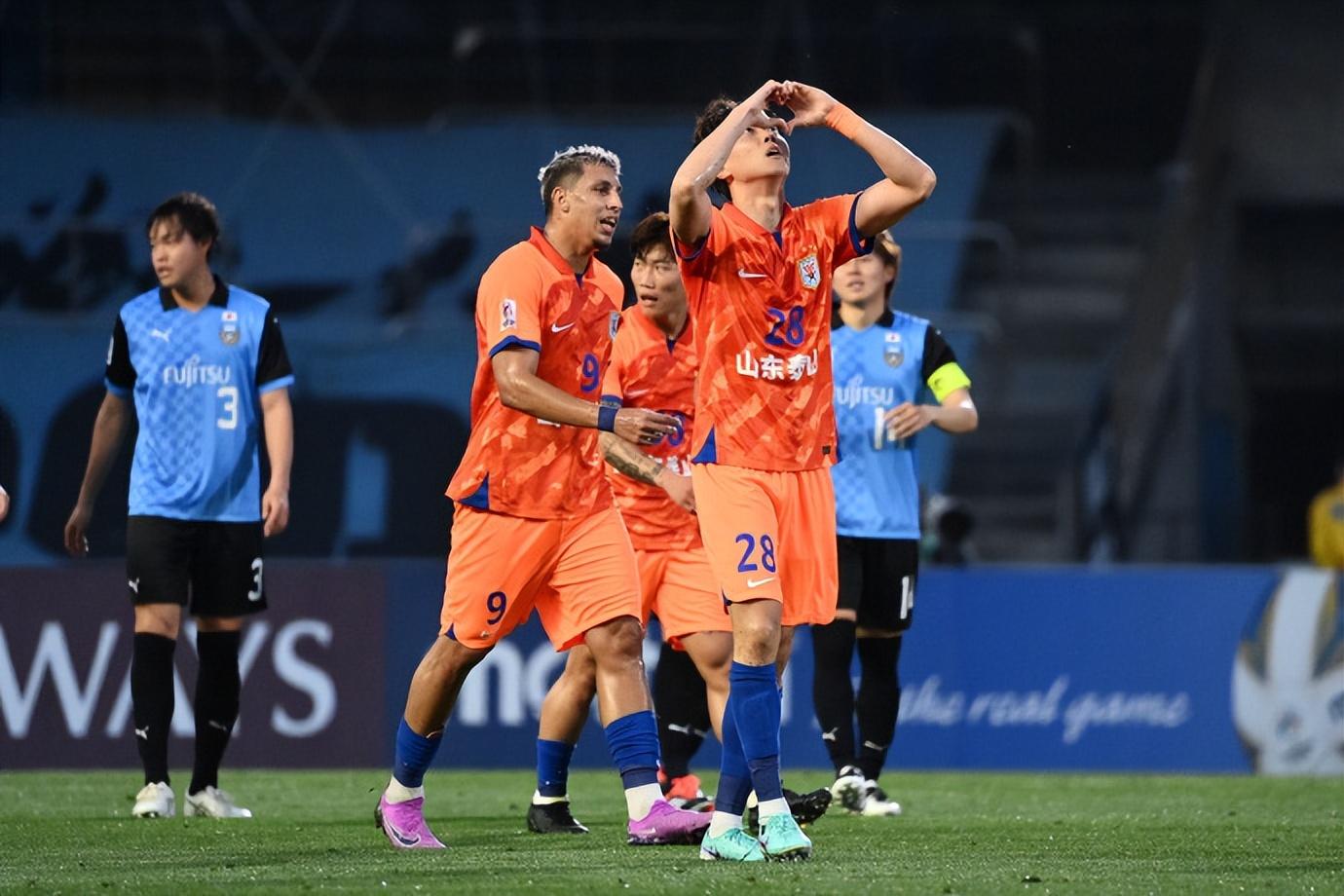 28圈手机版中超赛程吃紧，山东泰山集结日绝杀压哨，底气十足，身体对抗强度拉满的简单介绍